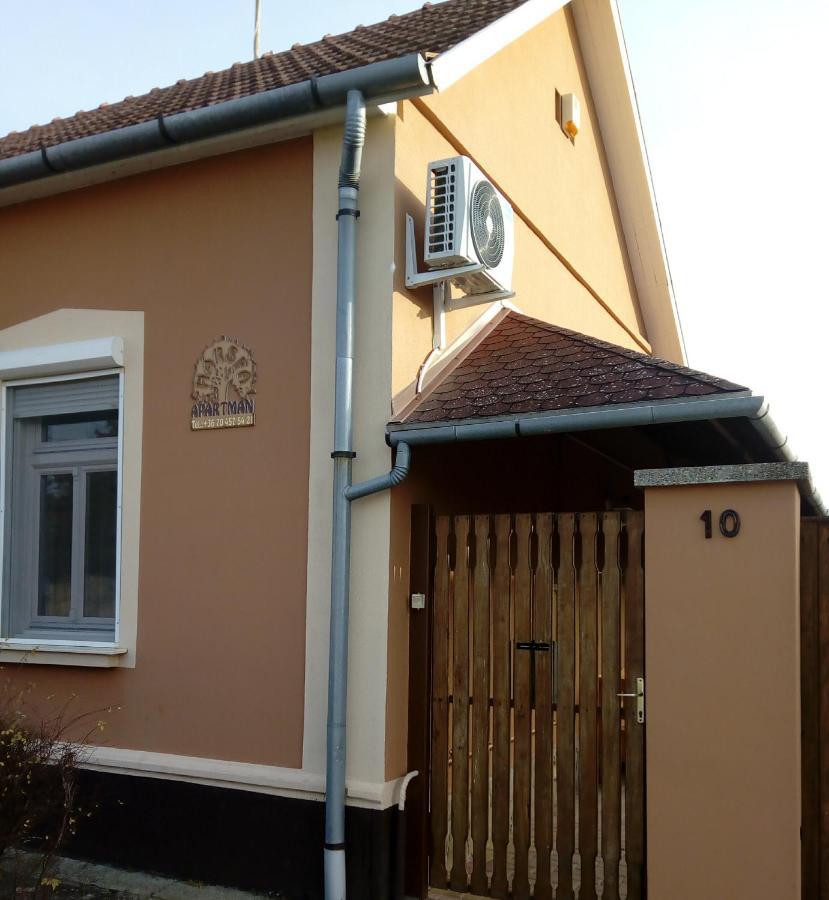 Harsfa Apartman Makó Zewnętrze zdjęcie