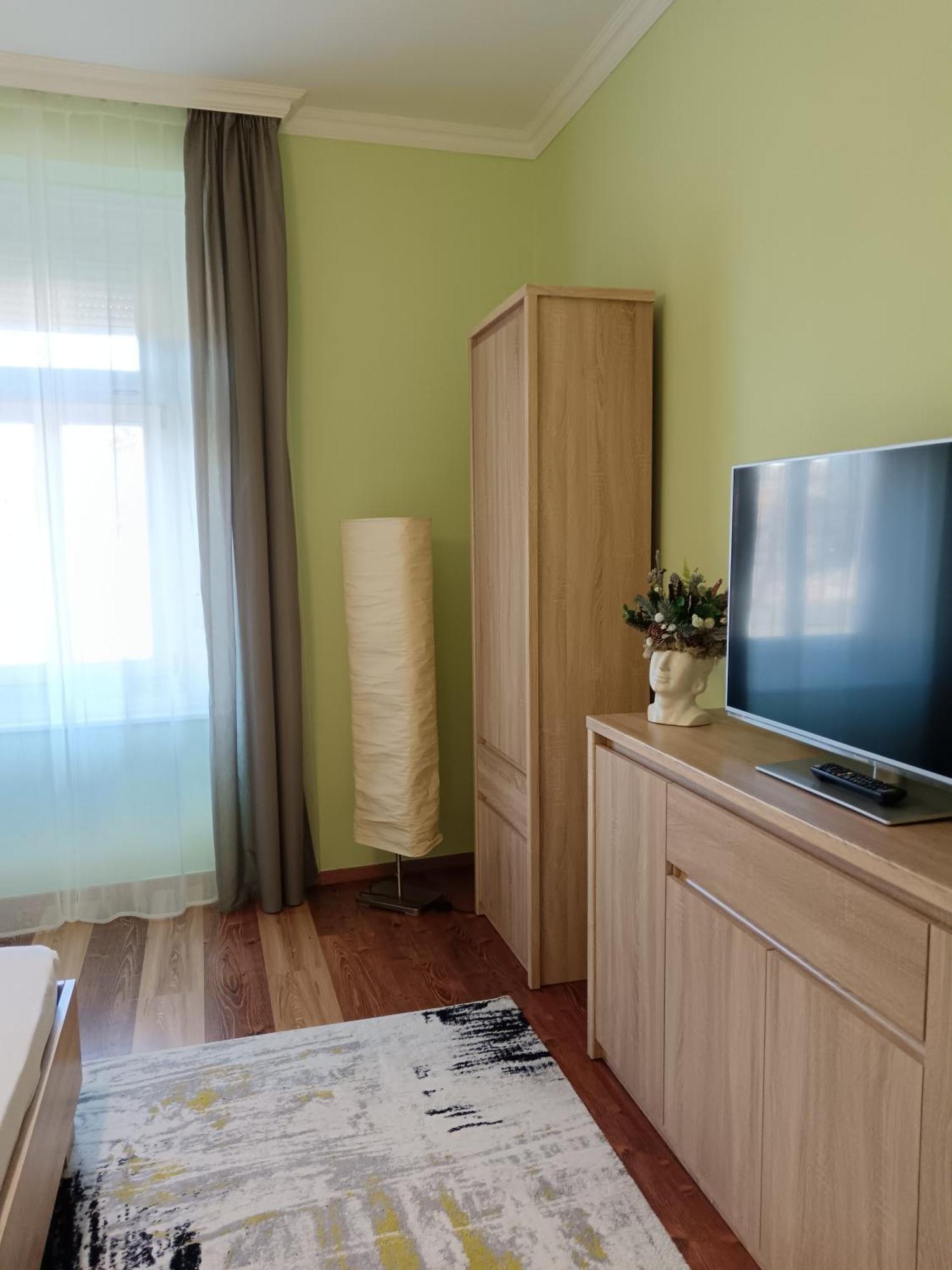 Harsfa Apartman Makó Zewnętrze zdjęcie